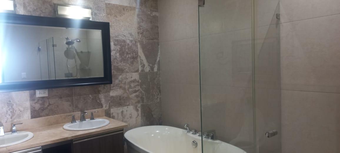 Apartamento en venta en Avenida Balboa