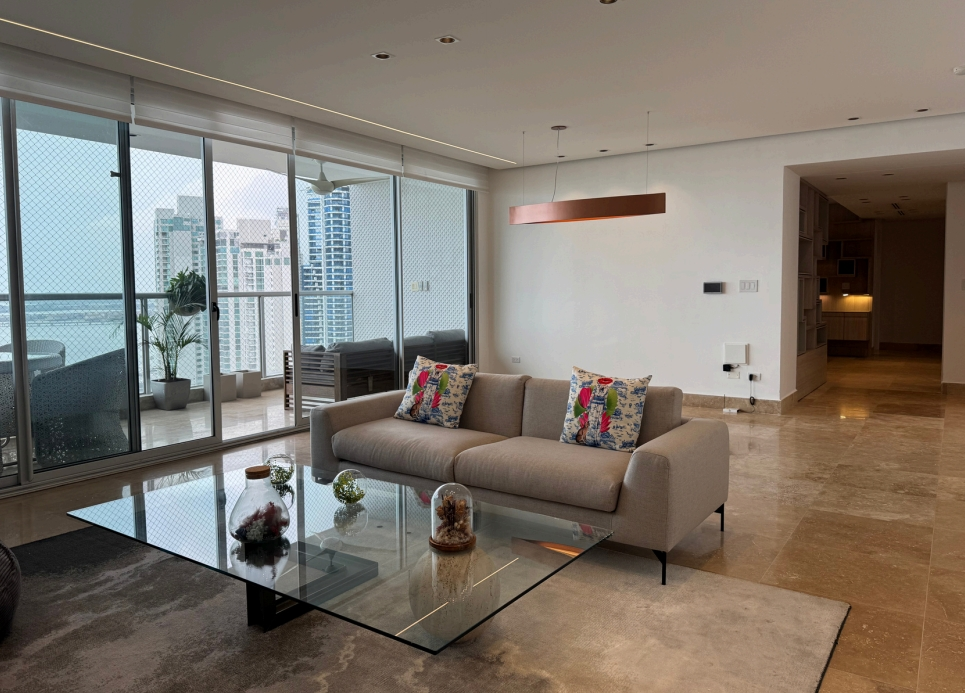 Apartamento en venta o alquiler en Punta Pacífica