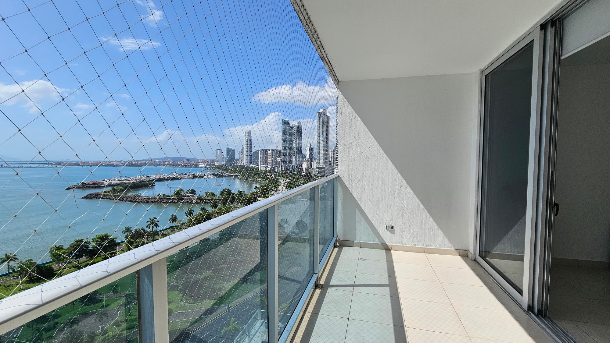 Apartamento en venta o alquiler en Avenida Balboa