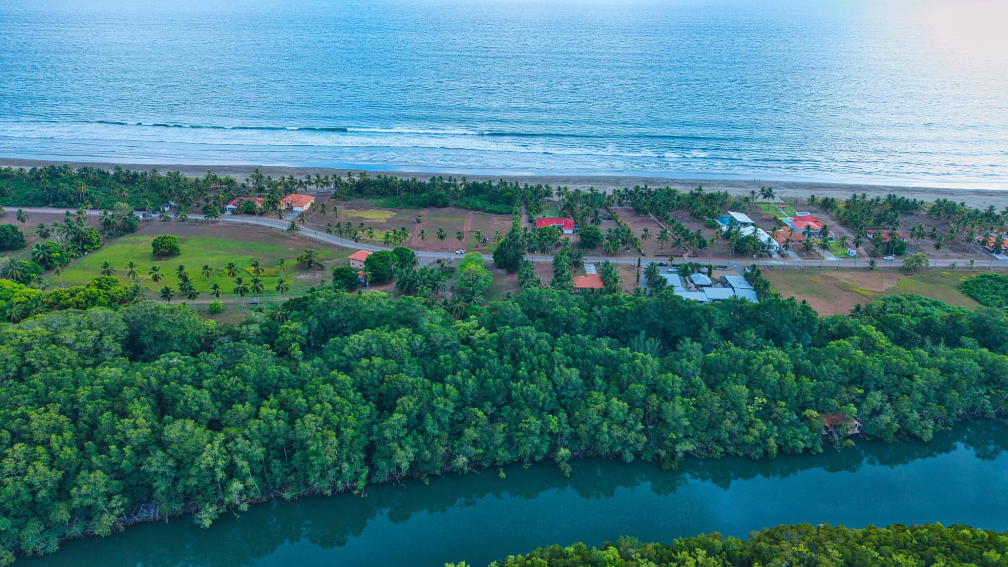 Terreno en venta en Las Lajas