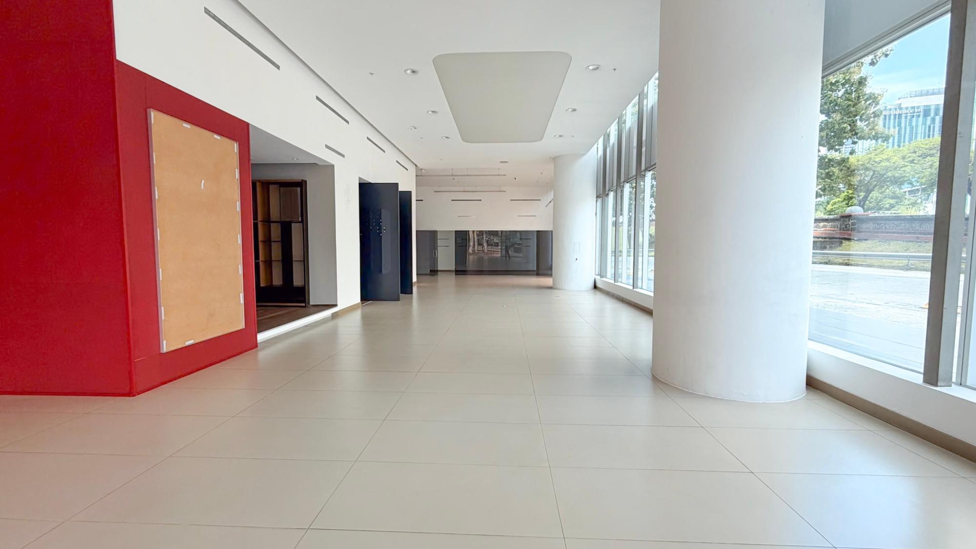 Local comercial en venta o alquiler en Punta Pacífica