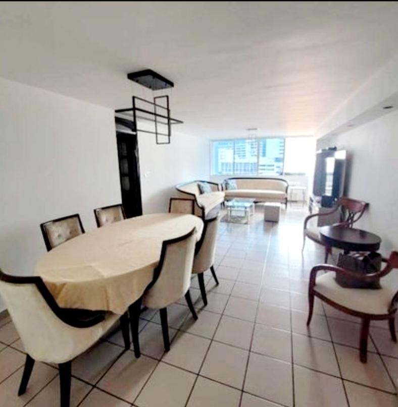 Apartamento en venta o alquiler en Marbella
