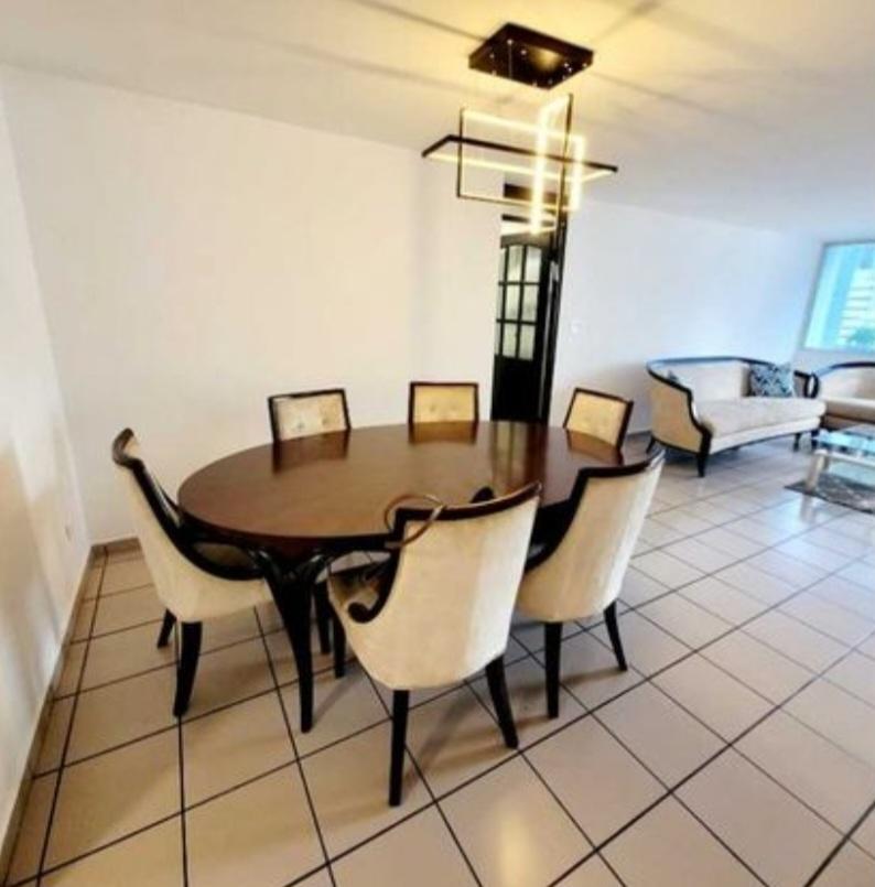 Apartamento en venta o alquiler en Marbella