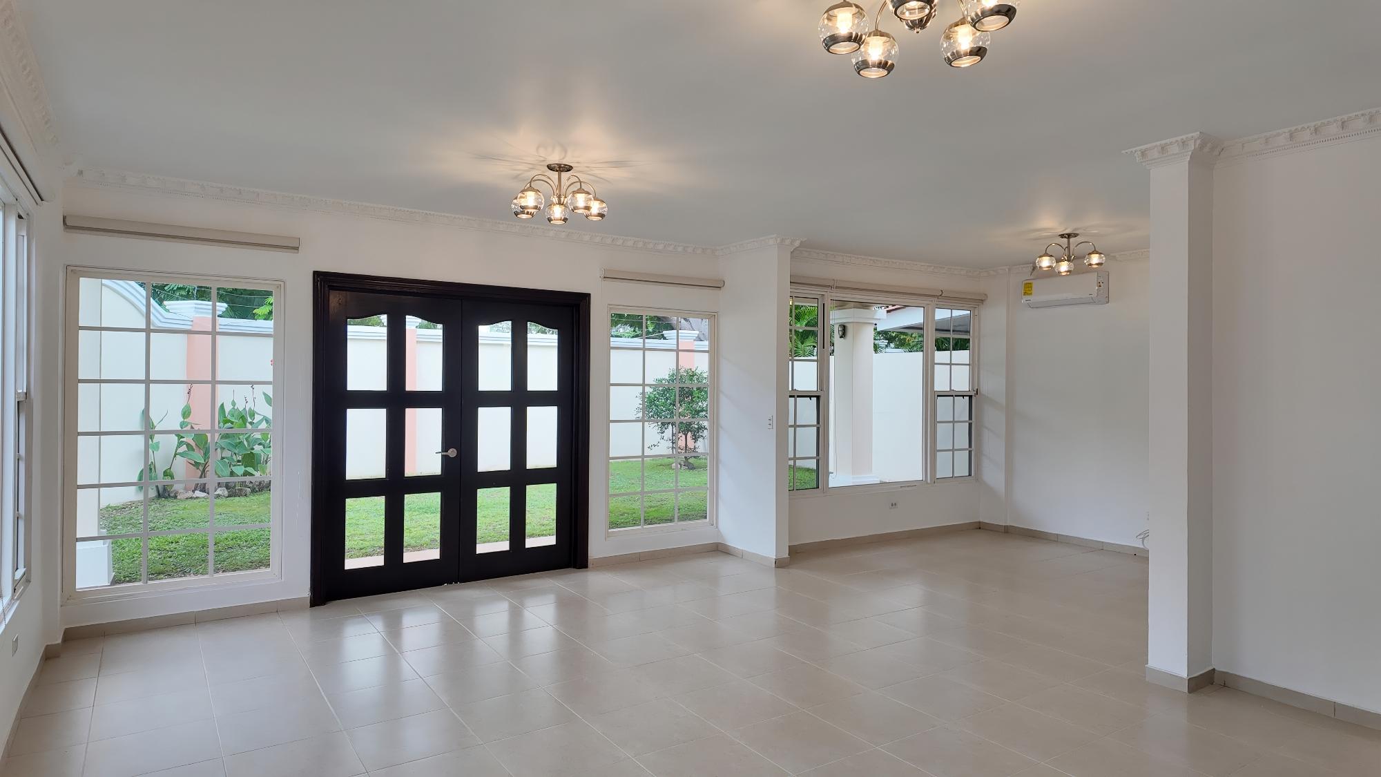 Casa en venta o alquiler en Costa Sur