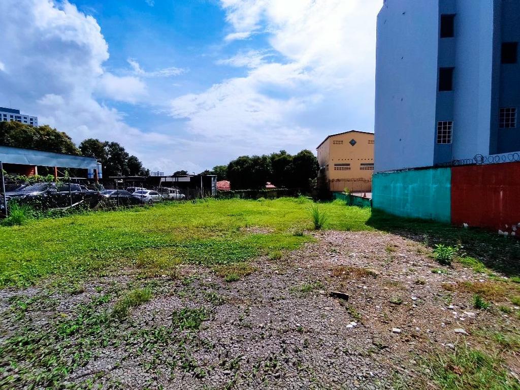 Terreno en venta en Parque Lefevre