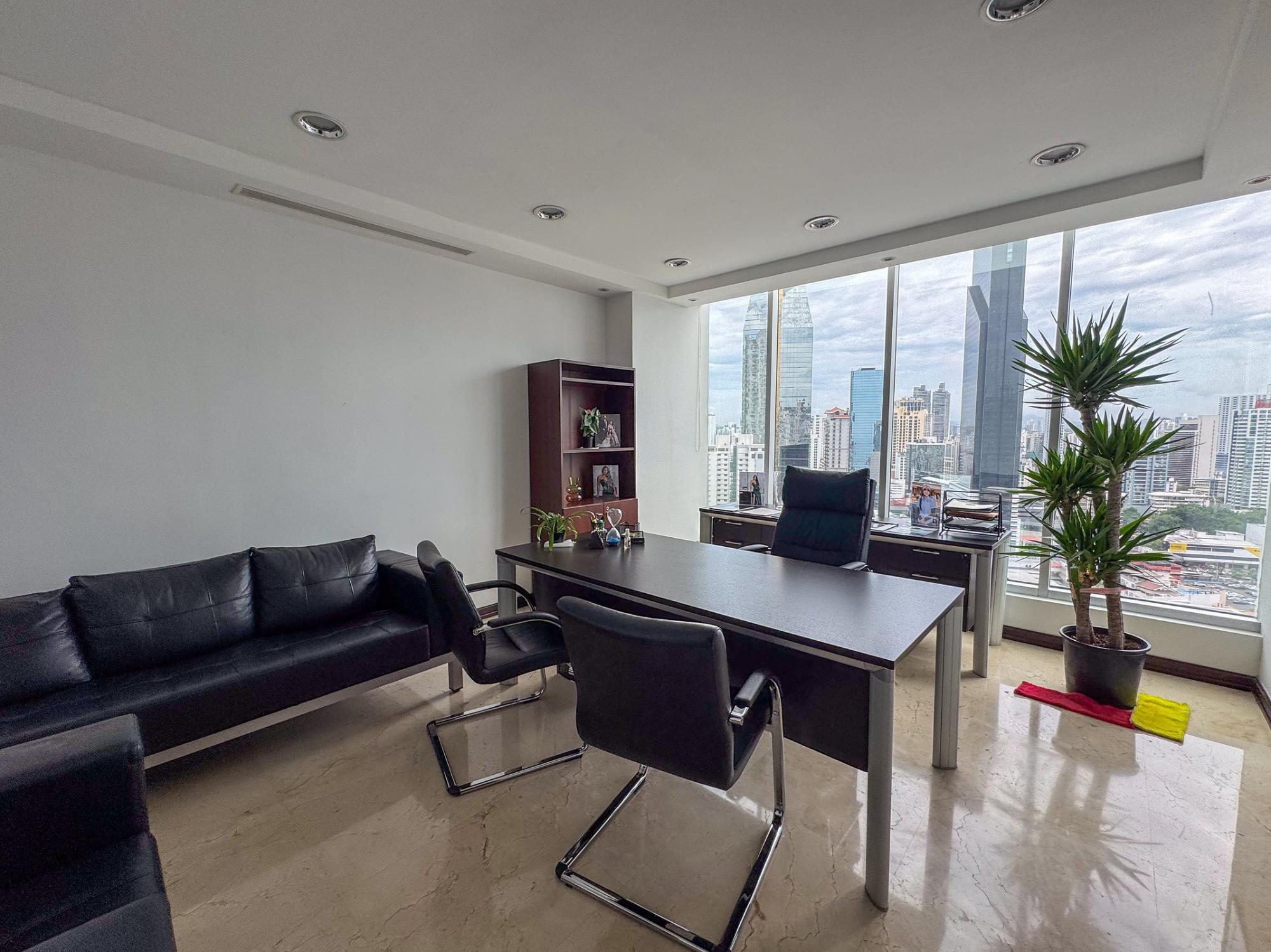Oficina en venta en Marbella