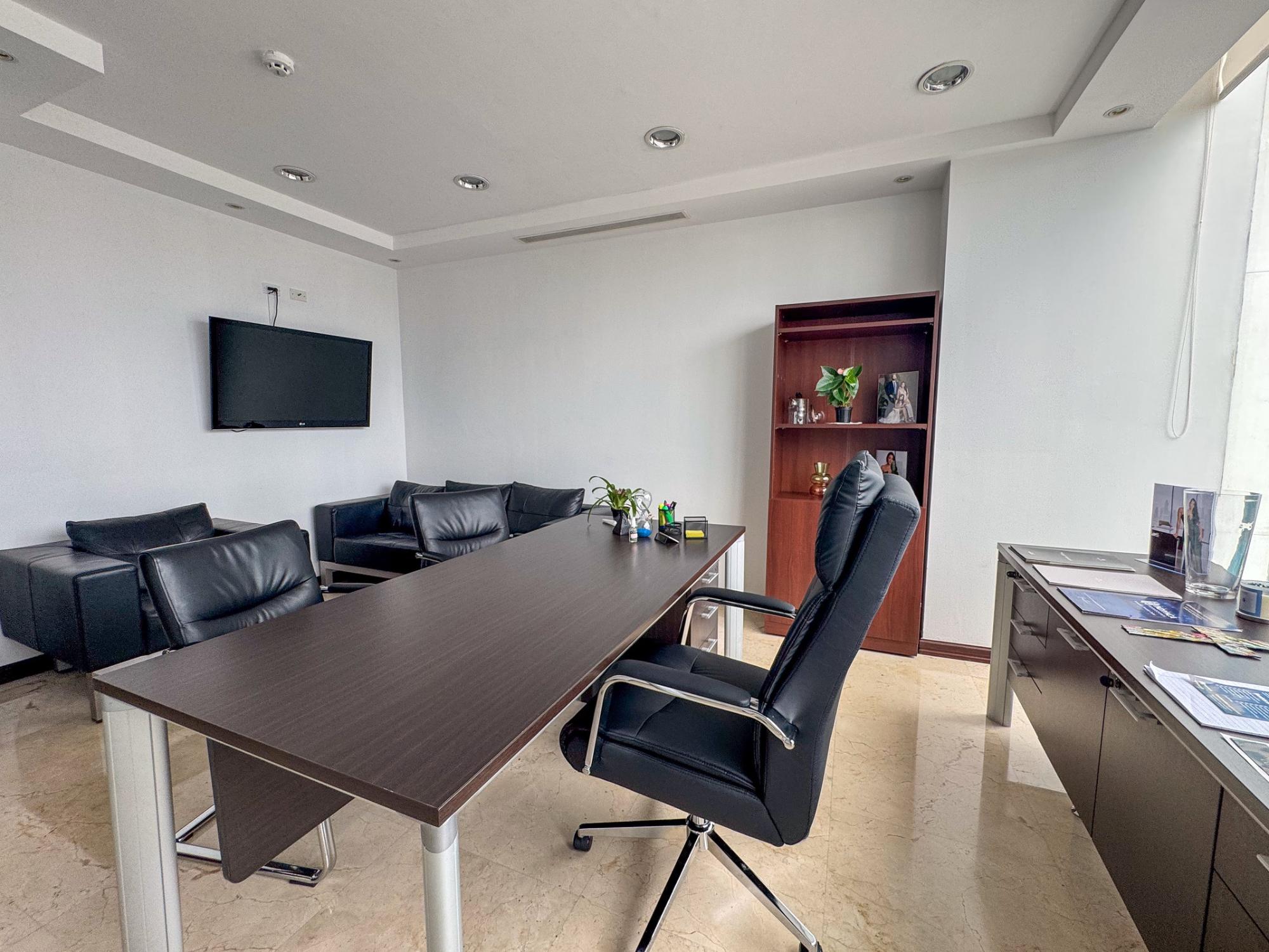 Oficina en venta en Marbella