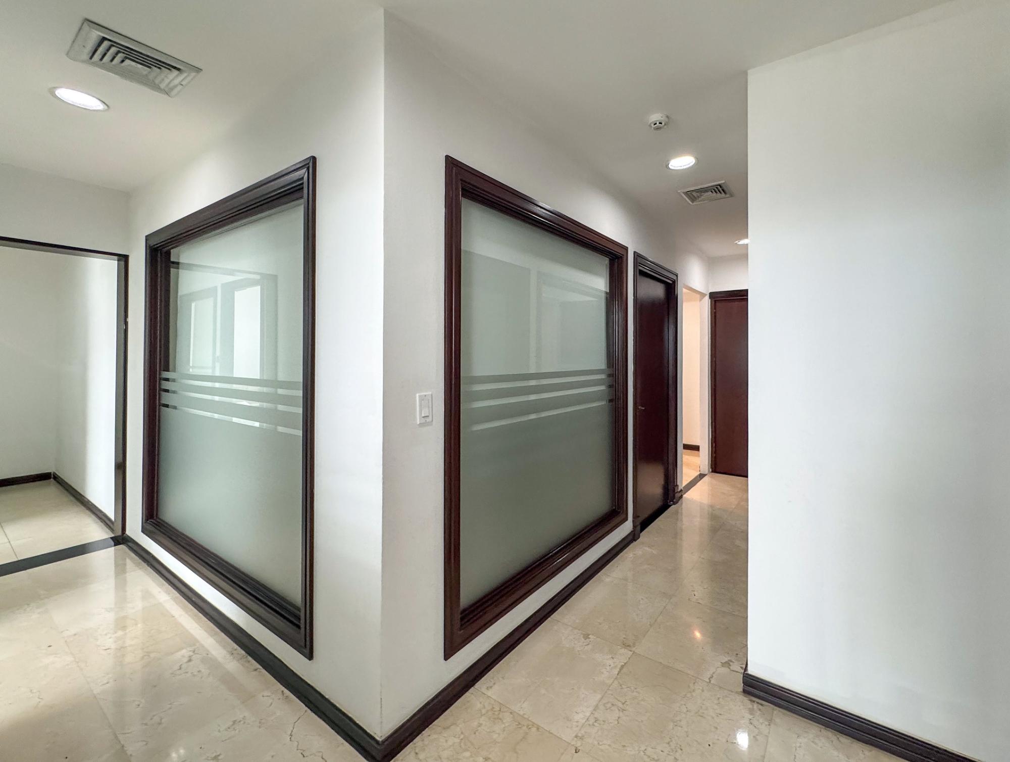 Oficina en venta en Marbella