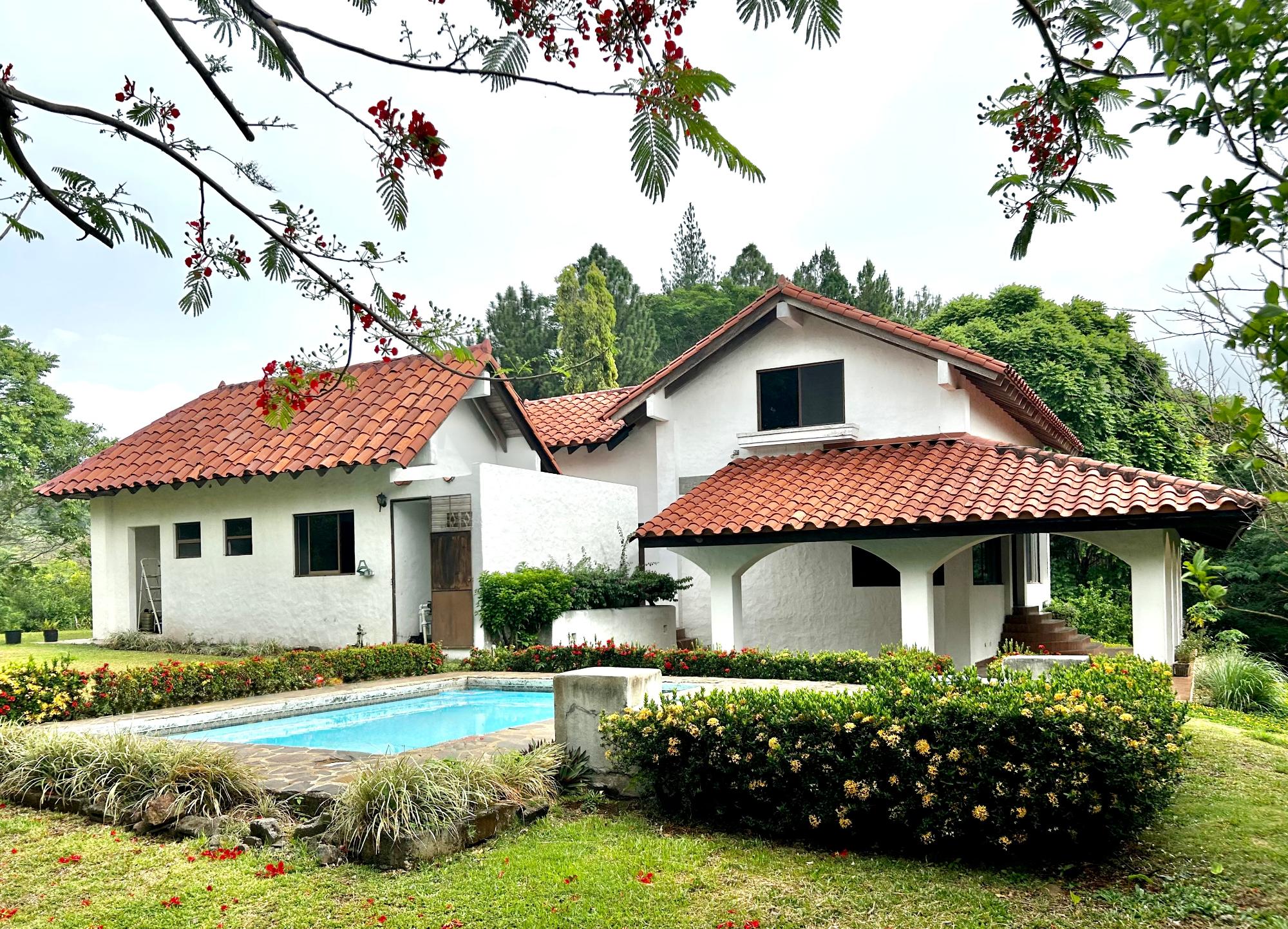 Casa en venta en 551